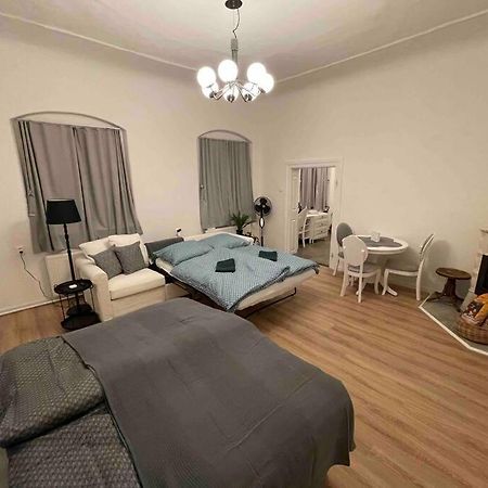 Good Old Times Apartment Bratislava Buitenkant foto