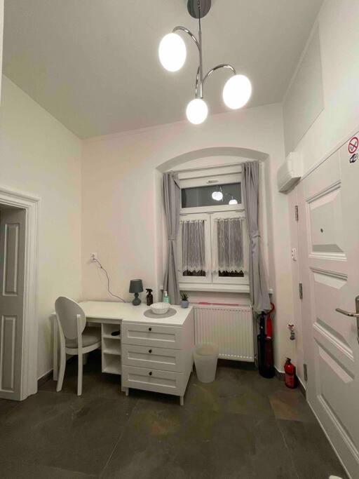 Good Old Times Apartment Bratislava Buitenkant foto